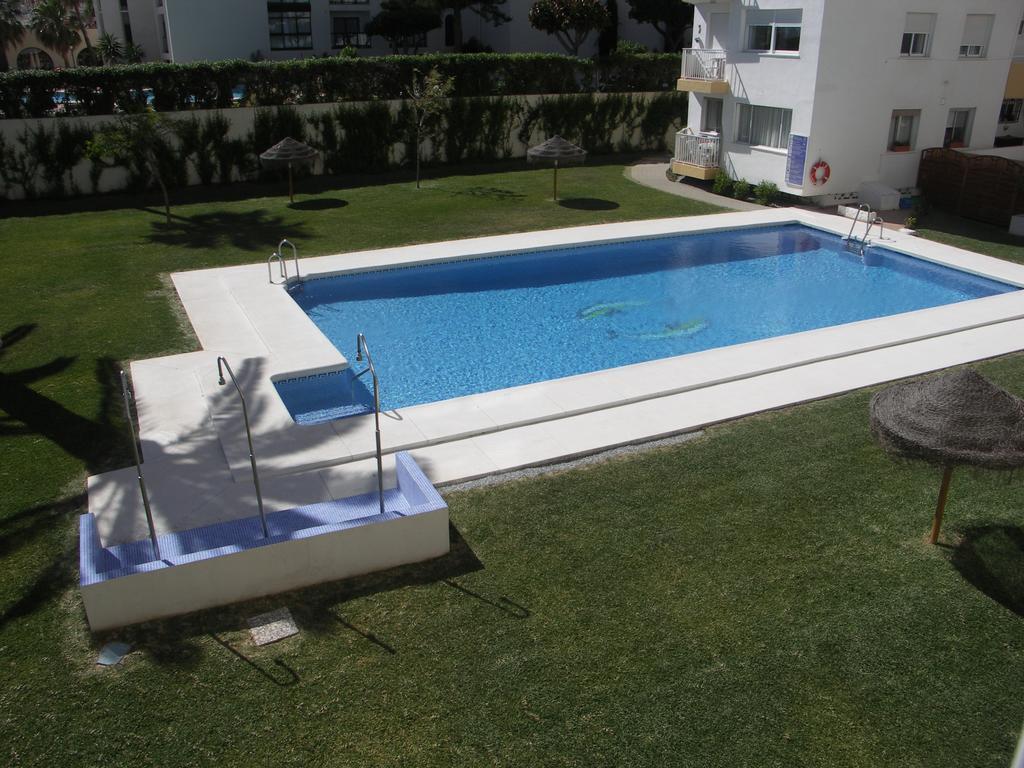 Apartamentos Lual Torrecilla نيرخا الغرفة الصورة
